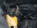 Fahrzeugbrand auf der B126 breitet sich auf Wald aus